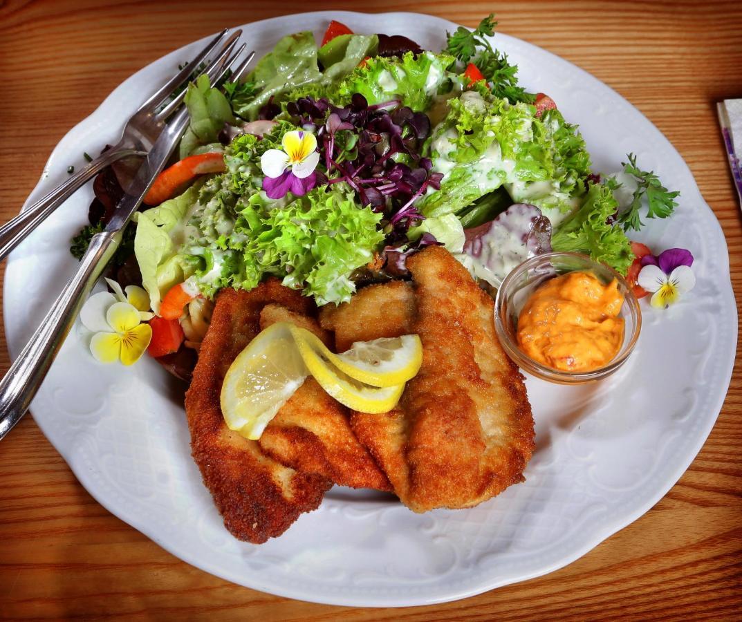 Restaurant-Cafe-Pension Himmel Landshut Buitenkant foto