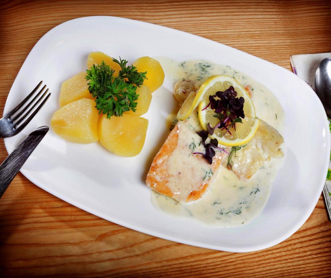Restaurant-Cafe-Pension Himmel Landshut Buitenkant foto