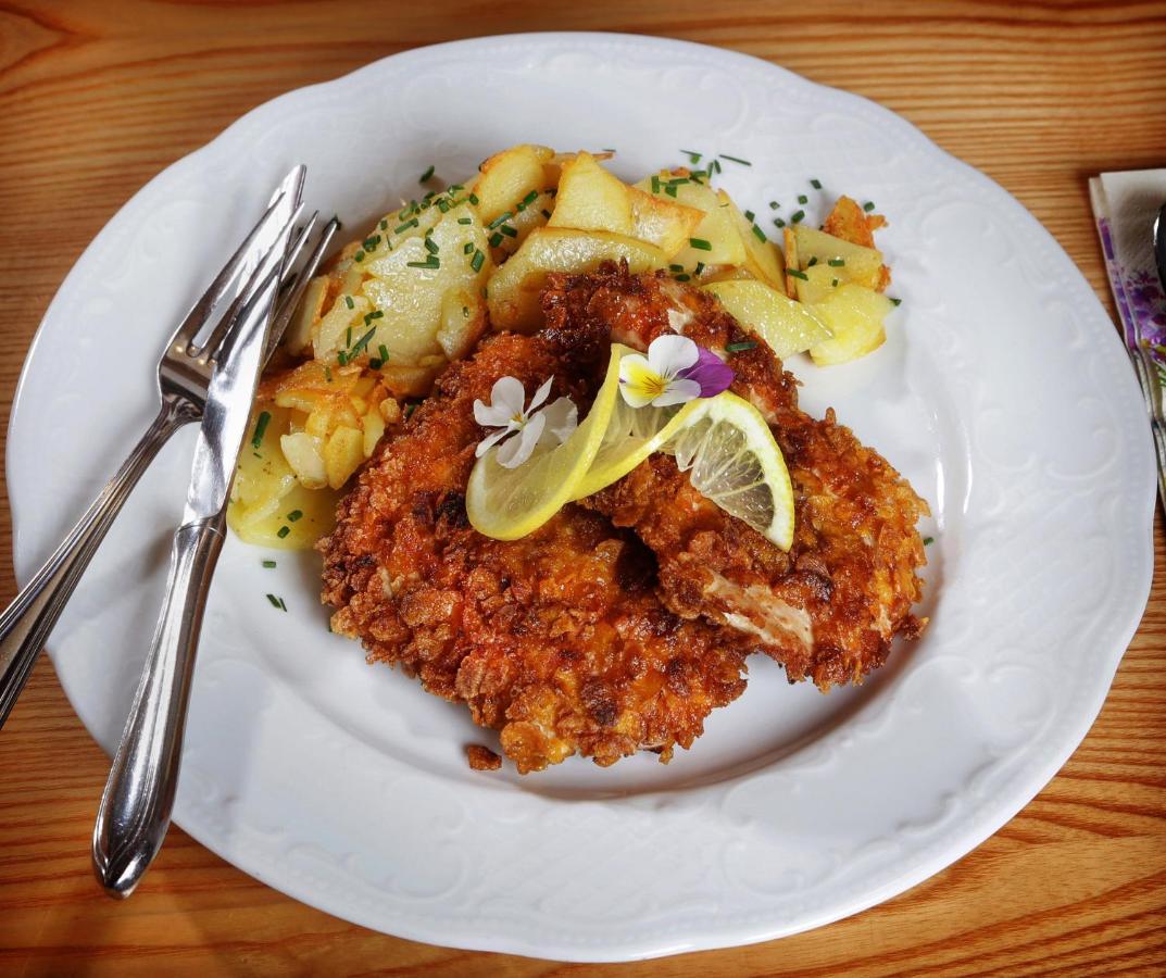 Restaurant-Cafe-Pension Himmel Landshut Buitenkant foto