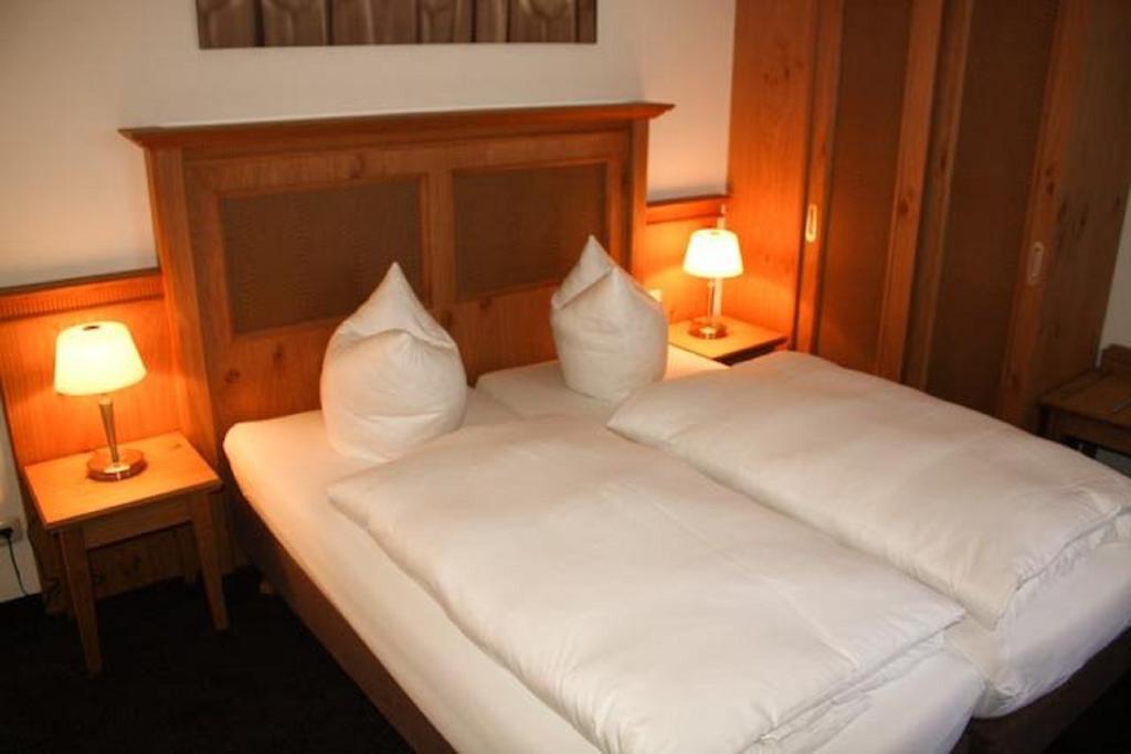 Restaurant-Cafe-Pension Himmel Landshut Buitenkant foto